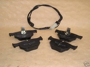 1x Brzdové platničky zadné vrátane snímača BMW E60+E61