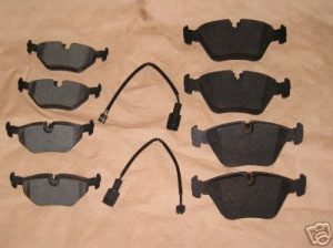 2x brzdové platničky BMW E34 + E32 vrátane snímača opotrebenia, predná a zadná náprava !!