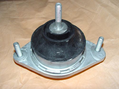 Silentblok motora predný ľavý Audi 80 8C,B4 r.v. :92-96