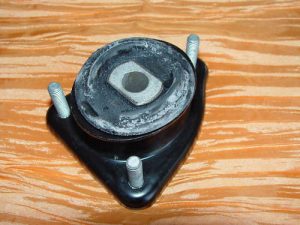 1x uloženie tlmiča zadné Sachs E39 Touring od:97-04