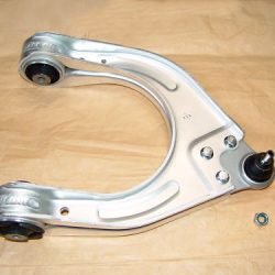 Rameno přední náprava horní Mercedes W211 S211