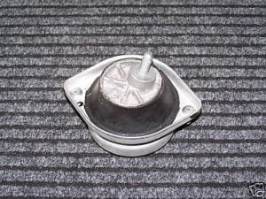 Silenblok motra pravý BMW E39 535i 540i