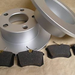 2 Brzdové kotúče + brzdové platničky Passat zadná náprava