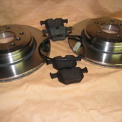 Brzdové kotúče + platničky zadná náprava BMW E90 + E91