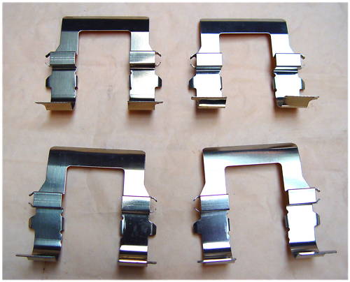 Sada príslušenstva na brzdové platničky predná Mitsubishi Outlander od r.v. 05.03