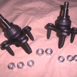 2x zvislý nosný čap predný spodný VW Passat od r.v. 2005