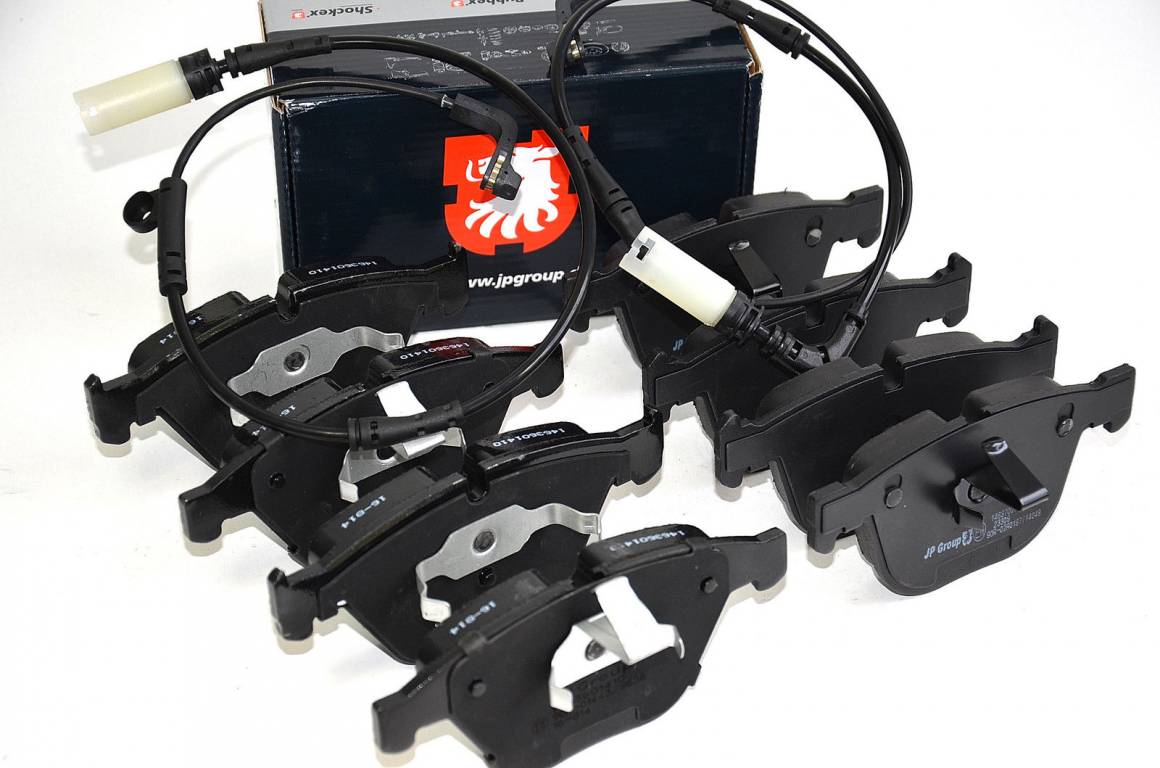 Brzdové platničky predné + zadné + snímač opotrebenia JP BMW 530d E61 TOURING