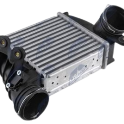 Intercooler, chladič plniaceho vzduchu AUDI A3 (00-03), SEAT LEON (05-06), TOLEDO II (1M2) (98-) 1.9 TDI, SKODA OCTAVIA (00-10), VW BORA (1J) (99-) 1.9 TDI, GOLF IV (00-06) 1.9 TDI(QUICKFIT CONNECTION)