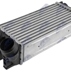 Intercooler, chladič plniaceho vzduchu CITROEN BERLINGO (B9) (08-) 1.6 BLUEHDI, C4 (LA, LC) (04-) 1.6 HDI, PEUGEOT 3008 (09-) 1.2 THP, 308 (07-) 1.6 HDI, 5008 (09-) 1.2 THP, PARTNER (B9) (08-) 1.6 BLUEHDI
