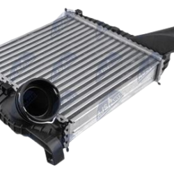 Intercooler, chladič plniaceho vzduchu ľavá strana AUDI Q7 (06-15) 3.0 TDI, TOUAREG (06-18) 3.0 TDI, CAYENNE (09-) 3.0