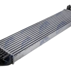 Intercooler, chladič plniaceho vzduchu FORD C-MAX (10-) 2.0 TDCI, FOCUS C-MAX (CAP) (03-) 1.6 TDCI, FOCUS II (CAP, CB4) (04-) 1.6 TDCI, FOCUS III (CB8, CEW) (11-) 2.0 TDCI, KUGA (CBS) (13-) 2.0 TDCI (DIESEL)