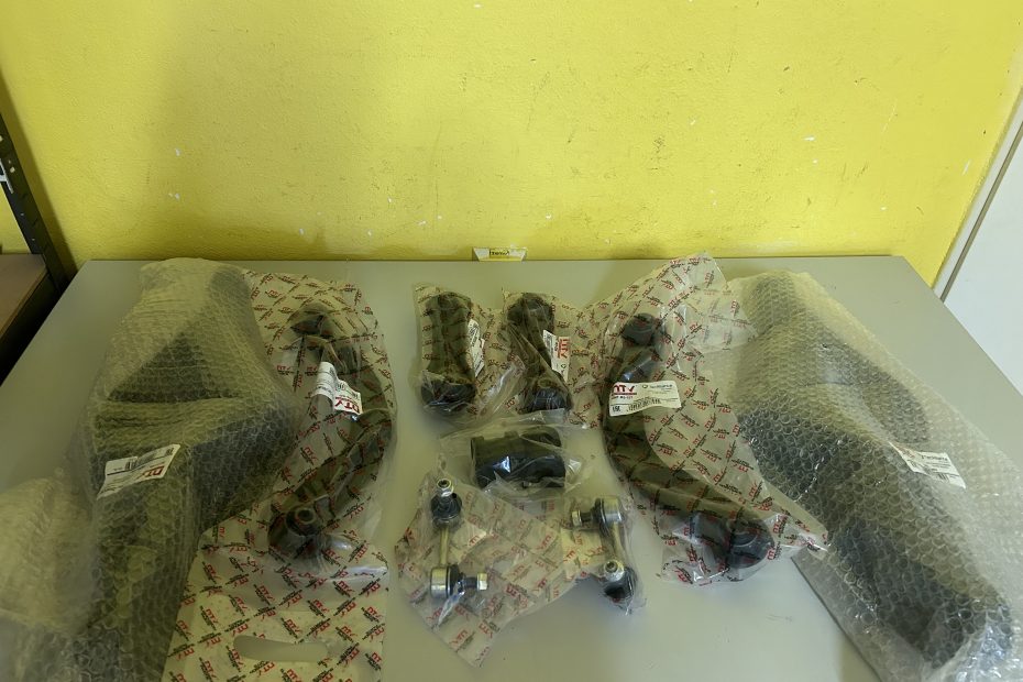 Veľká sada ramien zadné náprava MITSUBISHI OUTLANDER 06-, LANCER 07-, CITROEN C-CROSSER 07-, PEUGEOT 4007