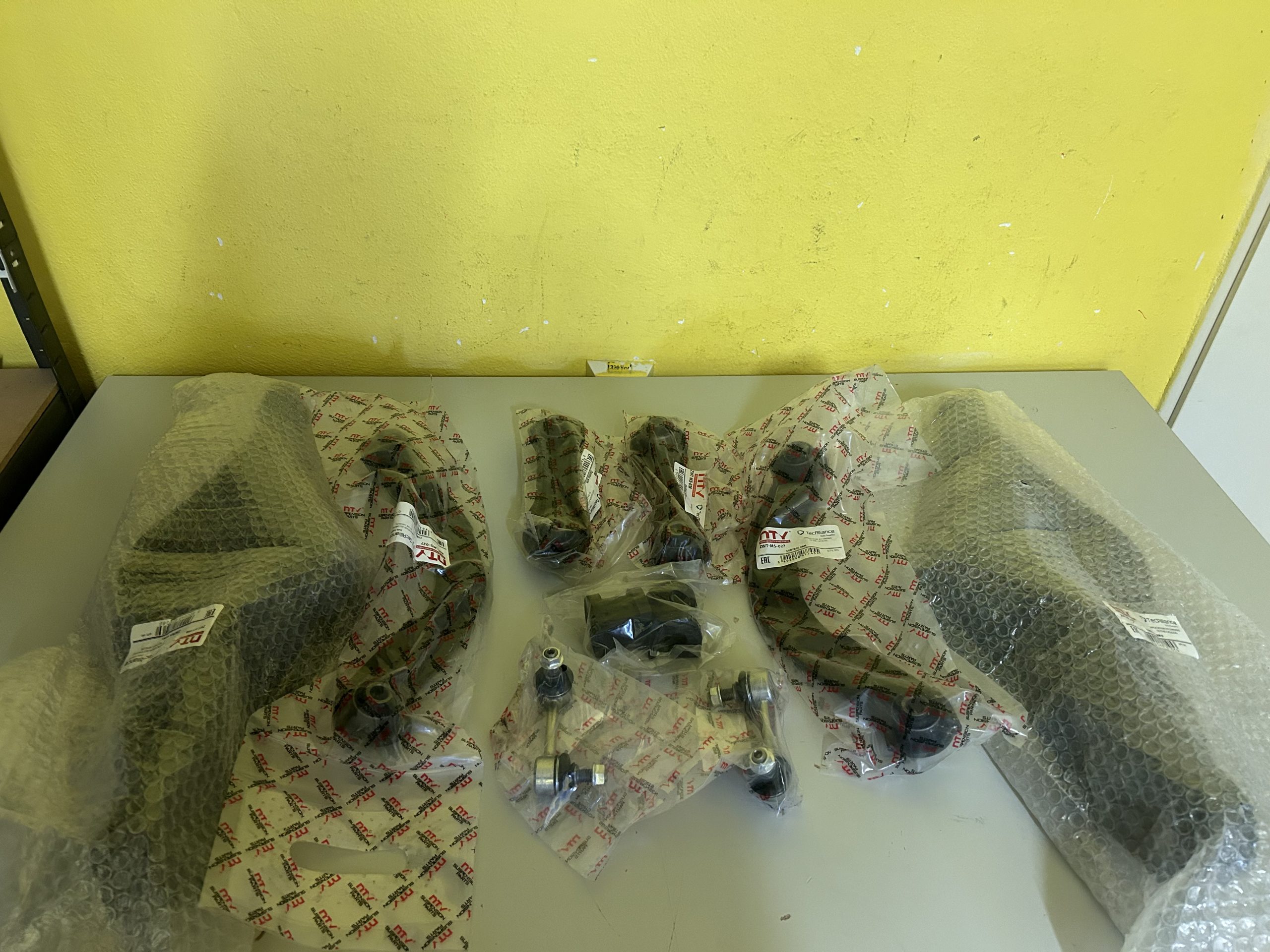 Veľká sada ramien zadné náprava MITSUBISHI OUTLANDER 06-, LANCER 07-, CITROEN C-CROSSER 07-, PEUGEOT 4007