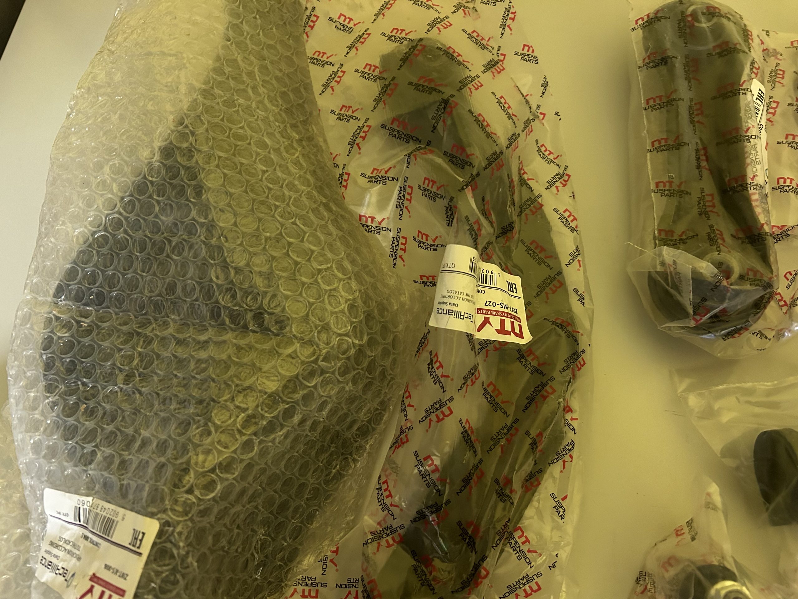 Veľká sada ramien zadné náprava MITSUBISHI OUTLANDER 06-, LANCER 07-, CITROEN C-CROSSER 07-, PEUGEOT 4007